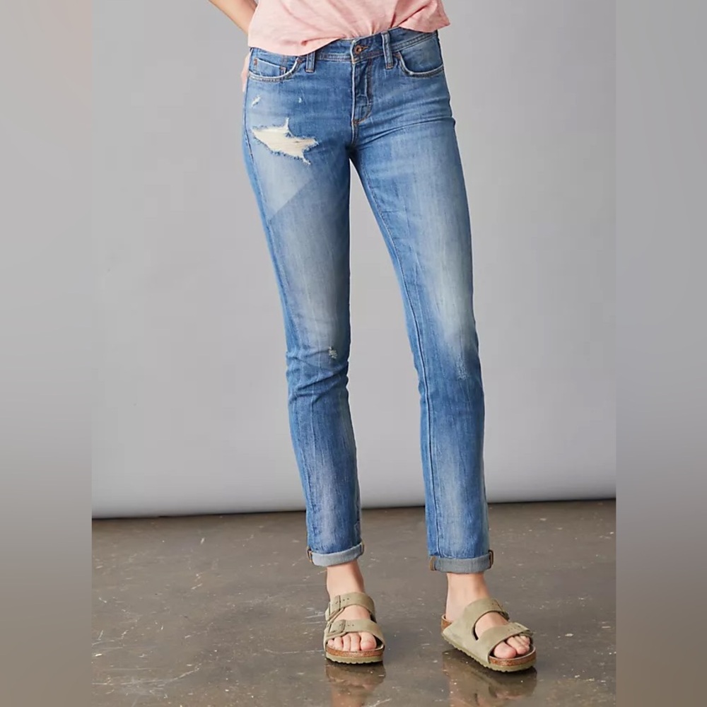 Pilcro at Anthropologie Women's Distressed Blue Boyfriend Slim Crop Jeans